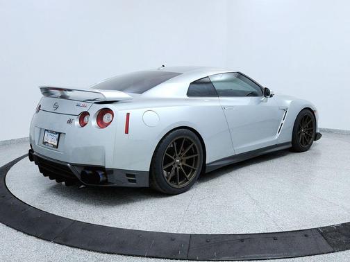 2015 Nissan GT-R Premium