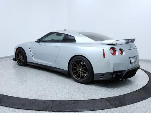 2015 Nissan GT-R Premium