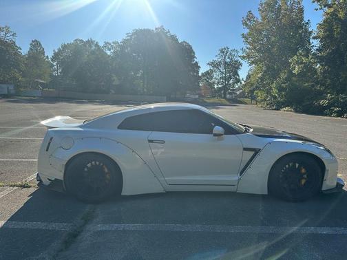 2014 Nissan GT-R Premium