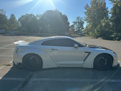 2014 Nissan GT-R Premium