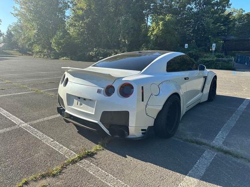 2014 Nissan GT-R Premium