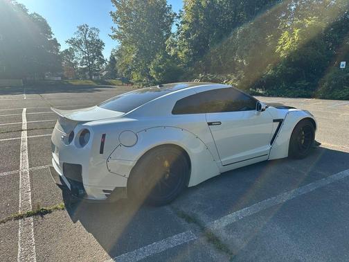 2014 Nissan GT-R Premium