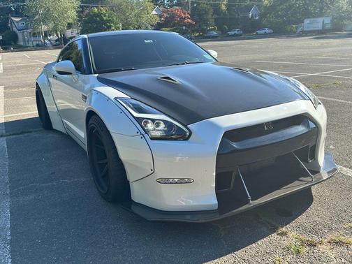 2014 Nissan GT-R Premium