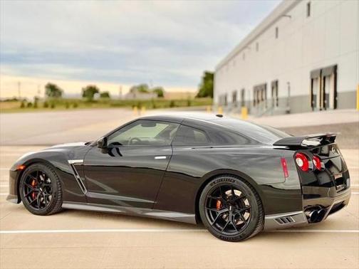 2017 Nissan GT-R Premium