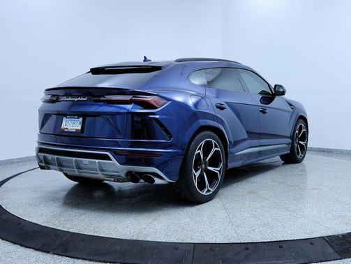 2021 Lamborghini Urus Base