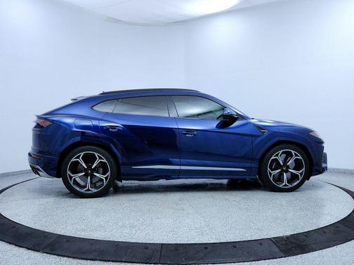 2021 Lamborghini Urus Base
