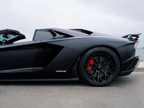 2018 Lamborghini Aventador S Base