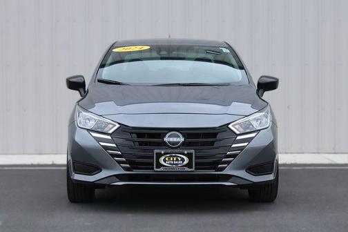 Gun Metallic 2024 Nissan Versa 1.6 S