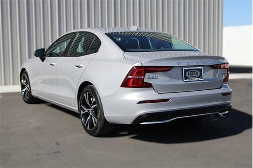 2025 Volvo S60 B5 Core