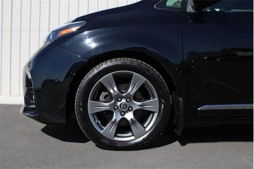 2019 Toyota Sienna SE