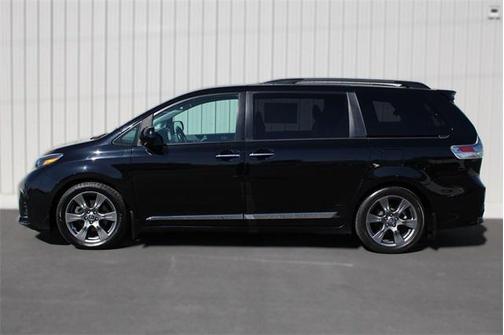 2019 Toyota Sienna SE