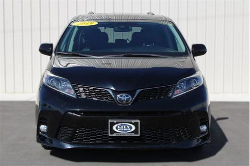 2019 Toyota Sienna SE