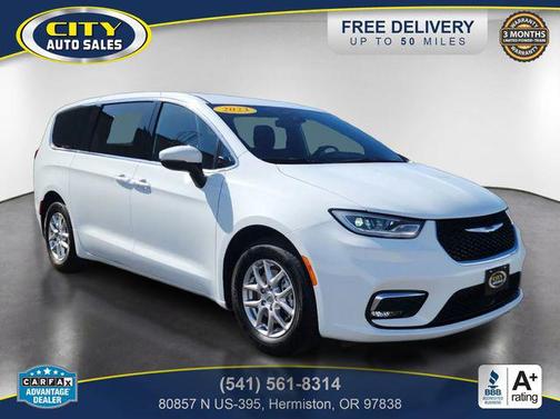 Bright White Clearcoat 2023 Chrysler Pacifica Touring