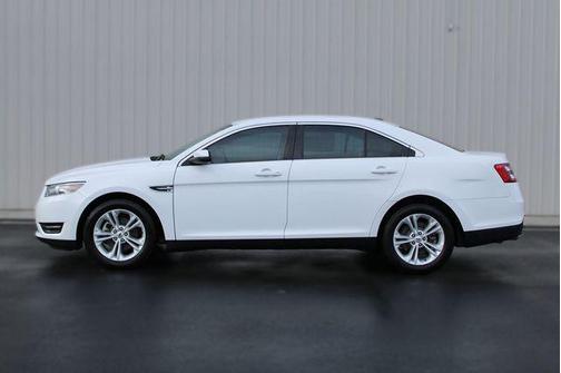 2017 Ford Taurus SEL