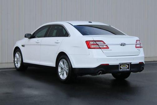 2017 Ford Taurus SEL