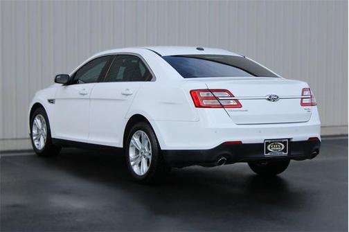 2017 Ford Taurus SEL
