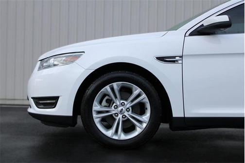 2017 Ford Taurus SEL