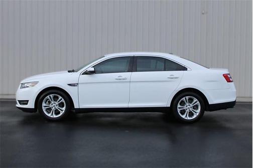 2017 Ford Taurus SEL