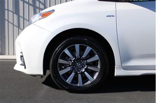 2018 Toyota Sienna XLE Premium