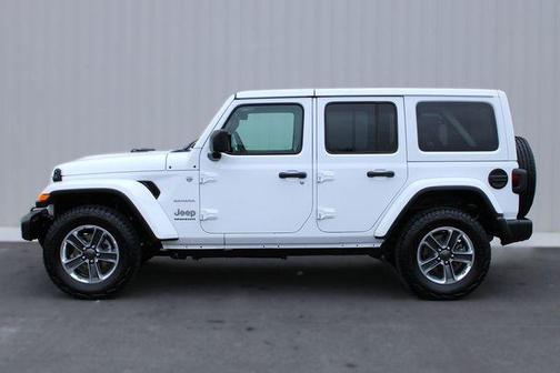 2023 Jeep Wrangler 4-Door Sahara