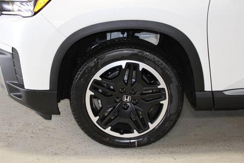 Platinum White Pearl 2026 Honda Pilot Touring S