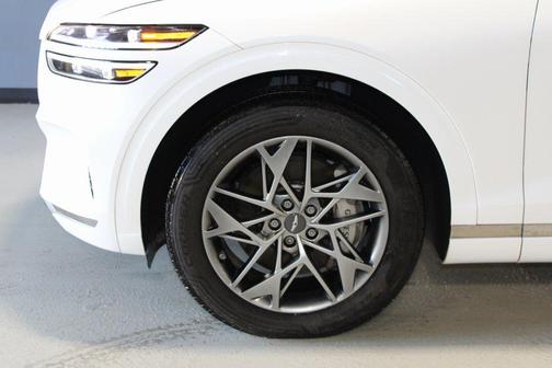 Uyuni White 2023 Genesis GV70 2.5T