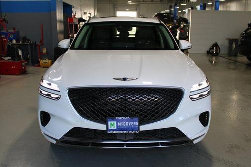 Uyuni White 2023 Genesis GV70 2.5T