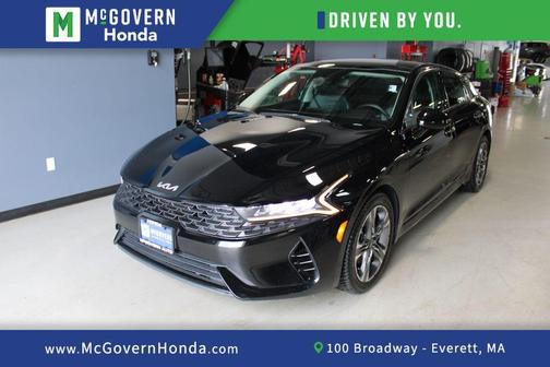 Ebony Black 2022 Kia K5 EX