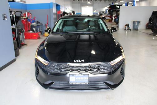 Ebony Black 2022 Kia K5 EX