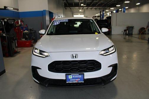 Platinum White Pearl 2023 Honda HR-V LX