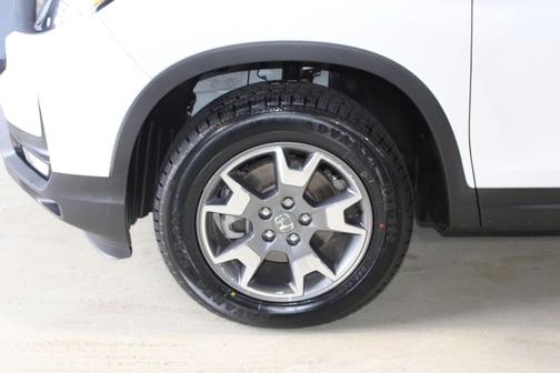 Platinum White Pearl 2023 Honda Passport TrailSport
