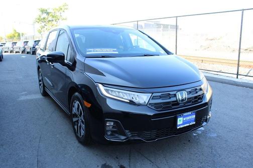 Crystal Black Pearl 2026 Honda Odyssey EX-L