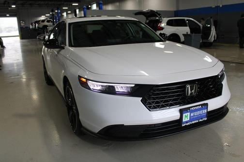 Platinum White Pearl 2026 Honda Accord SE