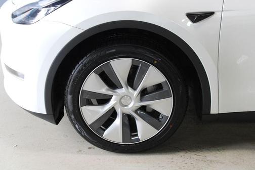 Pearl White Multi 2023 Tesla Model Y Long Range
