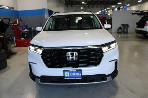 Platinum White Pearl 2024 Honda Pilot Elite