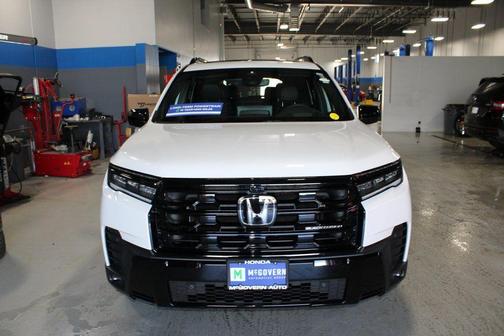 Platinum White Pearl 2026 Honda Pilot Black Edition