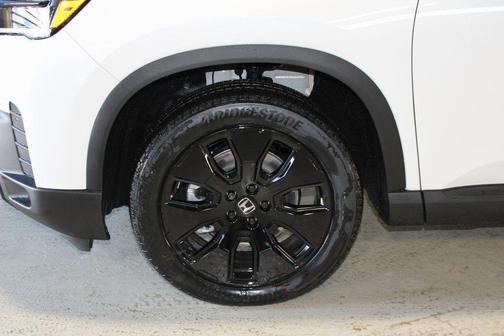 Platinum White Pearl 2026 Honda Pilot Black Edition