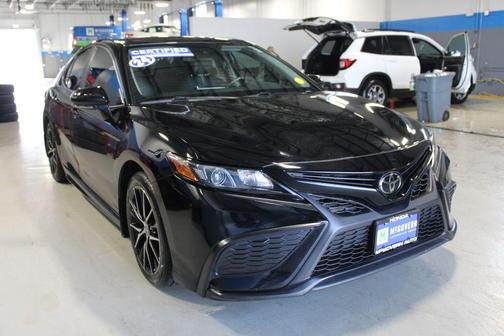 Midnight Black Metallic 2024 Toyota Camry SE
