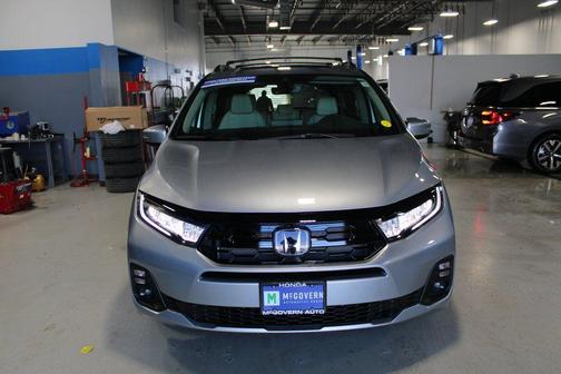 Solar Silver Metallic 2026 Honda Odyssey Touring