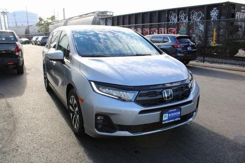 Solar Silver Metallic 2026 Honda Odyssey EX-L