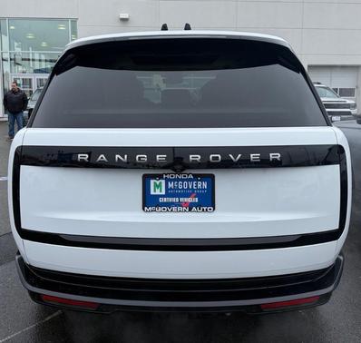 Fuji White 2024 Land Rover Range Rover P400 SE