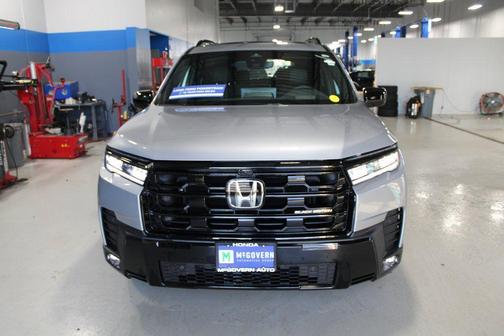 Solar Silver Metallic 2026 Honda Pilot Black Edition