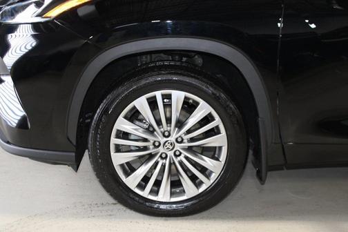 2024 Toyota Highlander Platinum