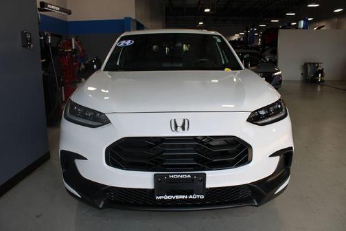 Platinum White Pearl 2024 Honda HR-V Sport