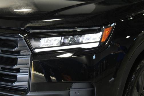 Crystal Black Pearl 2026 Honda Pilot Sport