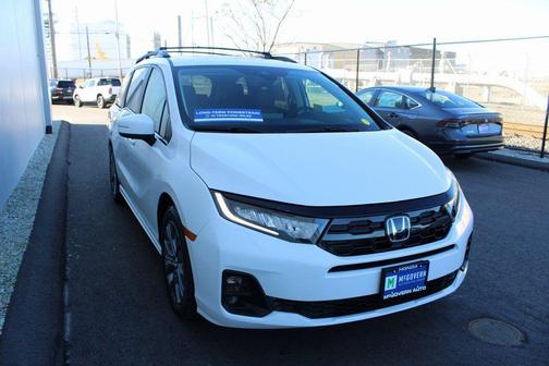 Platinum White Pearl 2026 Honda Odyssey Touring