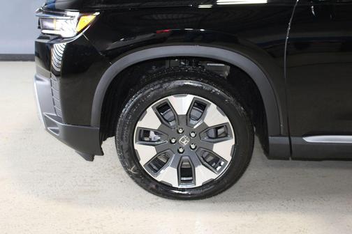 Crystal Black Pearl 2026 Honda Pilot Elite