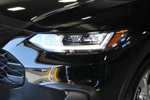 Crystal Black Pearl 2025 Honda HR-V LX