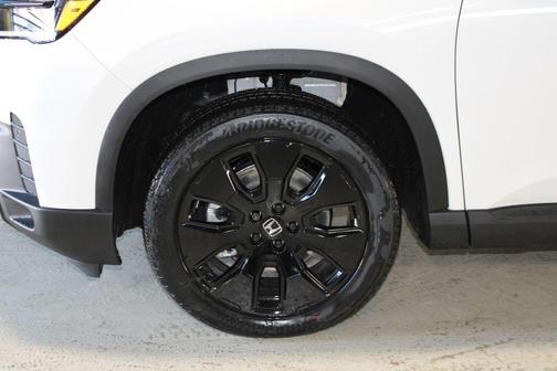 Platinum White Pearl 2026 Honda Pilot Black Edition