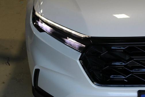 Platinum White Pearl 2025 Honda CR-V Hybrid Sport Touring